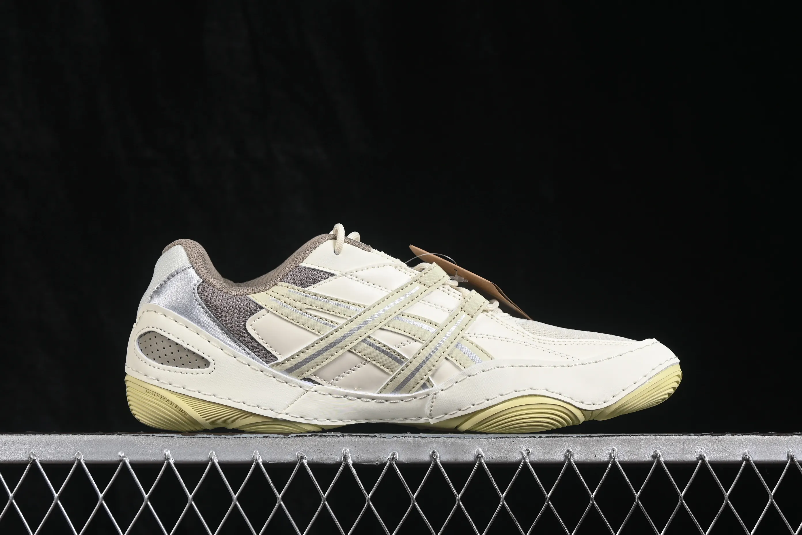 All categories Asics Asics series Asics Hypersync Asics Hypersync fashion retro breathable lightweight thin-soled moral training shoes 1203A879-250